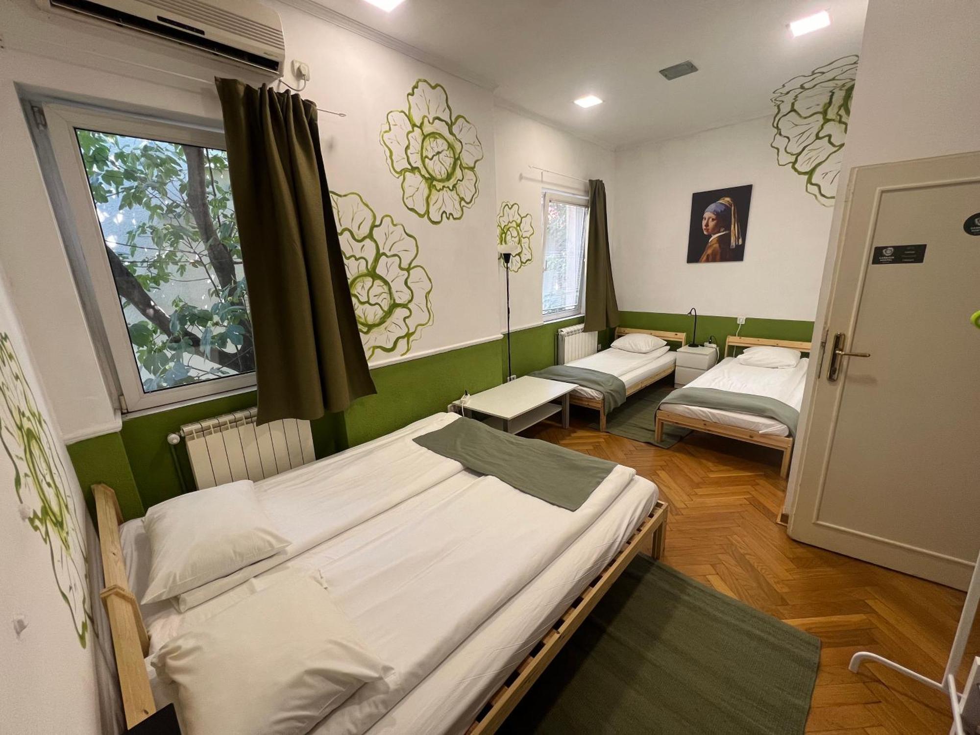 Cabbage Hostel Belgrade Exterior photo