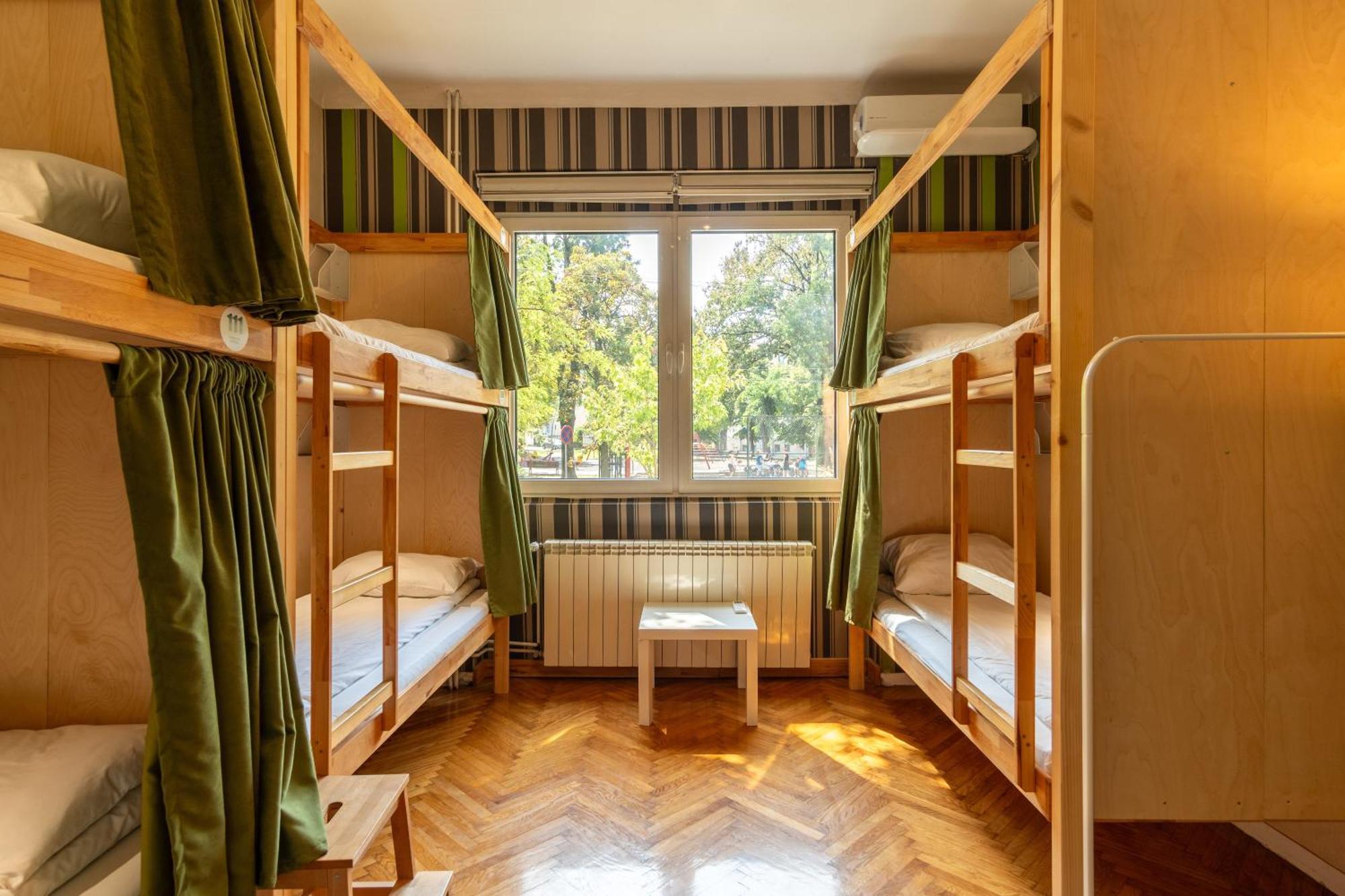 Cabbage Hostel Belgrade Exterior photo