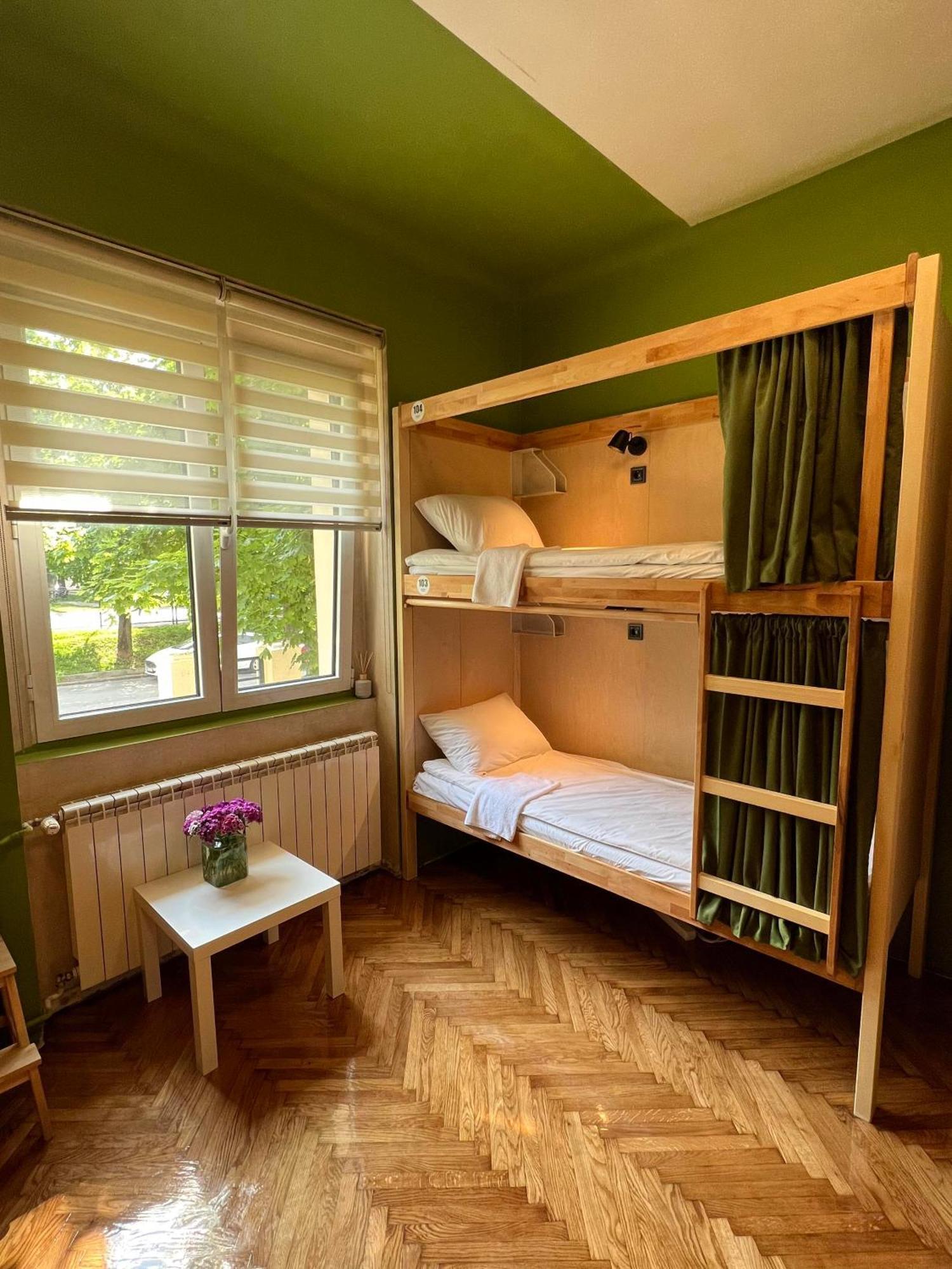 Cabbage Hostel Belgrade Exterior photo
